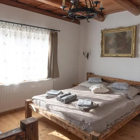 Hárs Apartman *